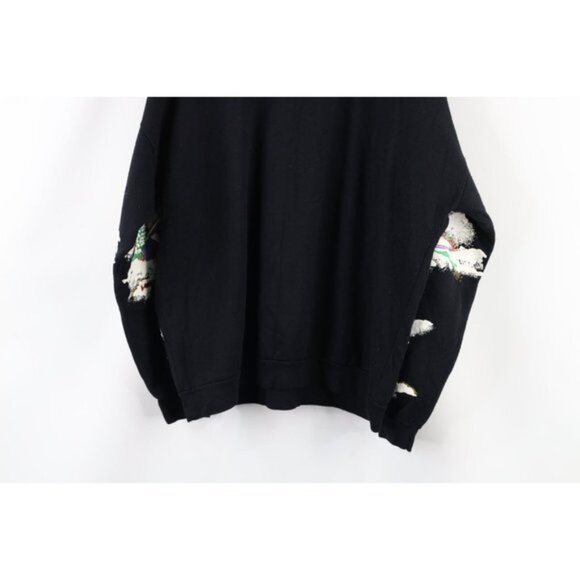 Vintage 90s Medium Faded All Over Print Christmas Crewneck Sweatshirt USA - Picture 11 of 11